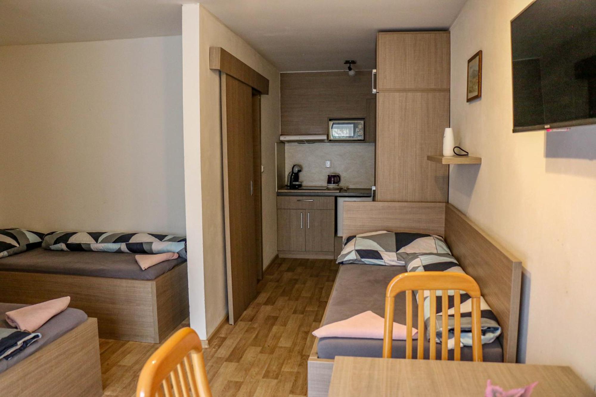 Penzion Kotvas Milovice  Exteriör bild